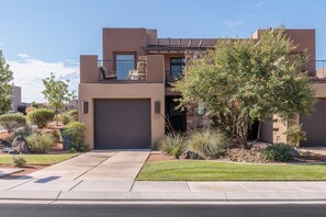 Exterior - Escape To St George (St. George)