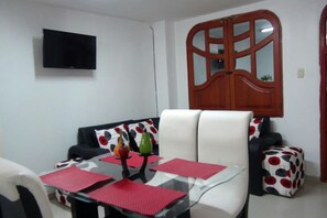 Dining - Casa Valdy 202 A 5 Minutos en Auto de la Playa! Ideal Para Pasar tus Vacaciones (Gaira)