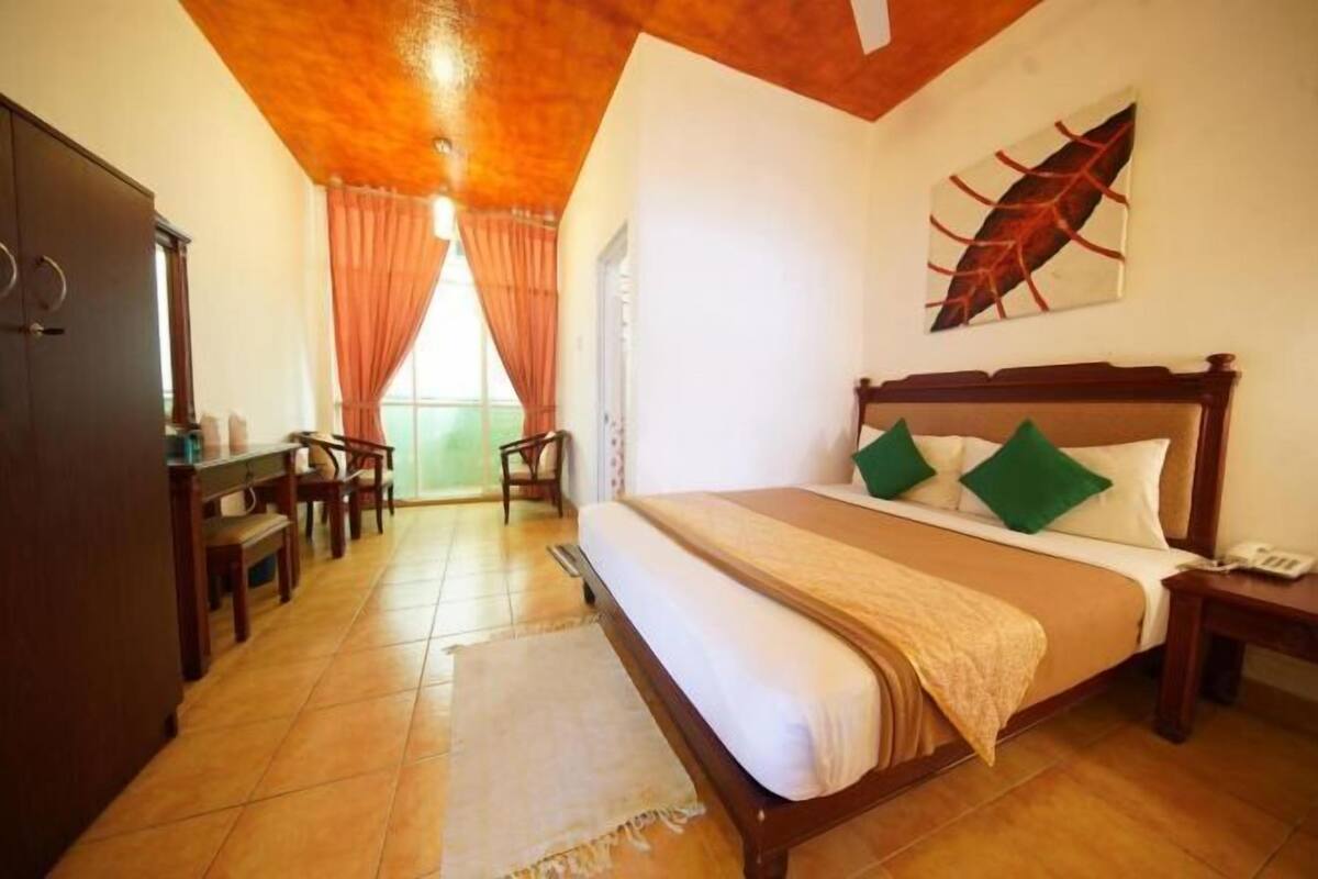 1 habitación, escritorio, tabla de planchar con plancha y wifi gratis