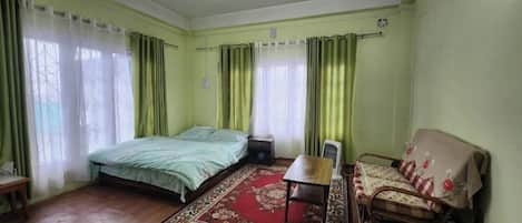Free WiFi, bed sheets