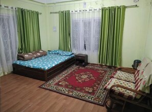 Double Room | Free WiFi, bed sheets - Mondruk Homestay (Tawang)