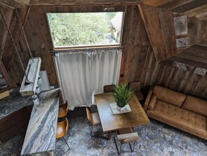 Smart TV y chimenea