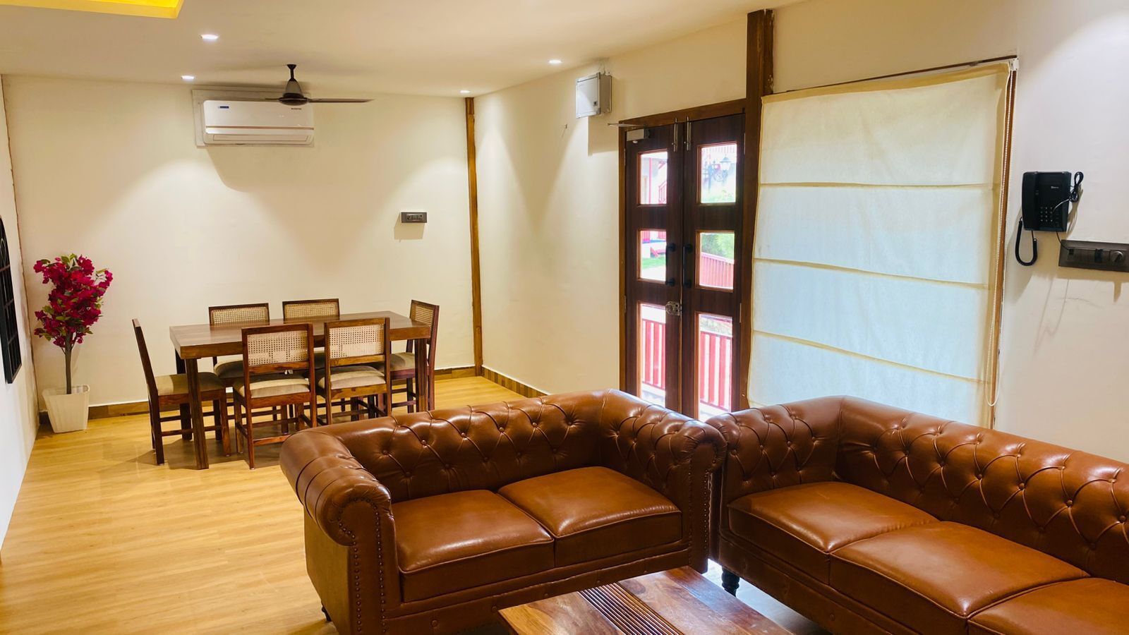 Suite with Private Pool | Living area