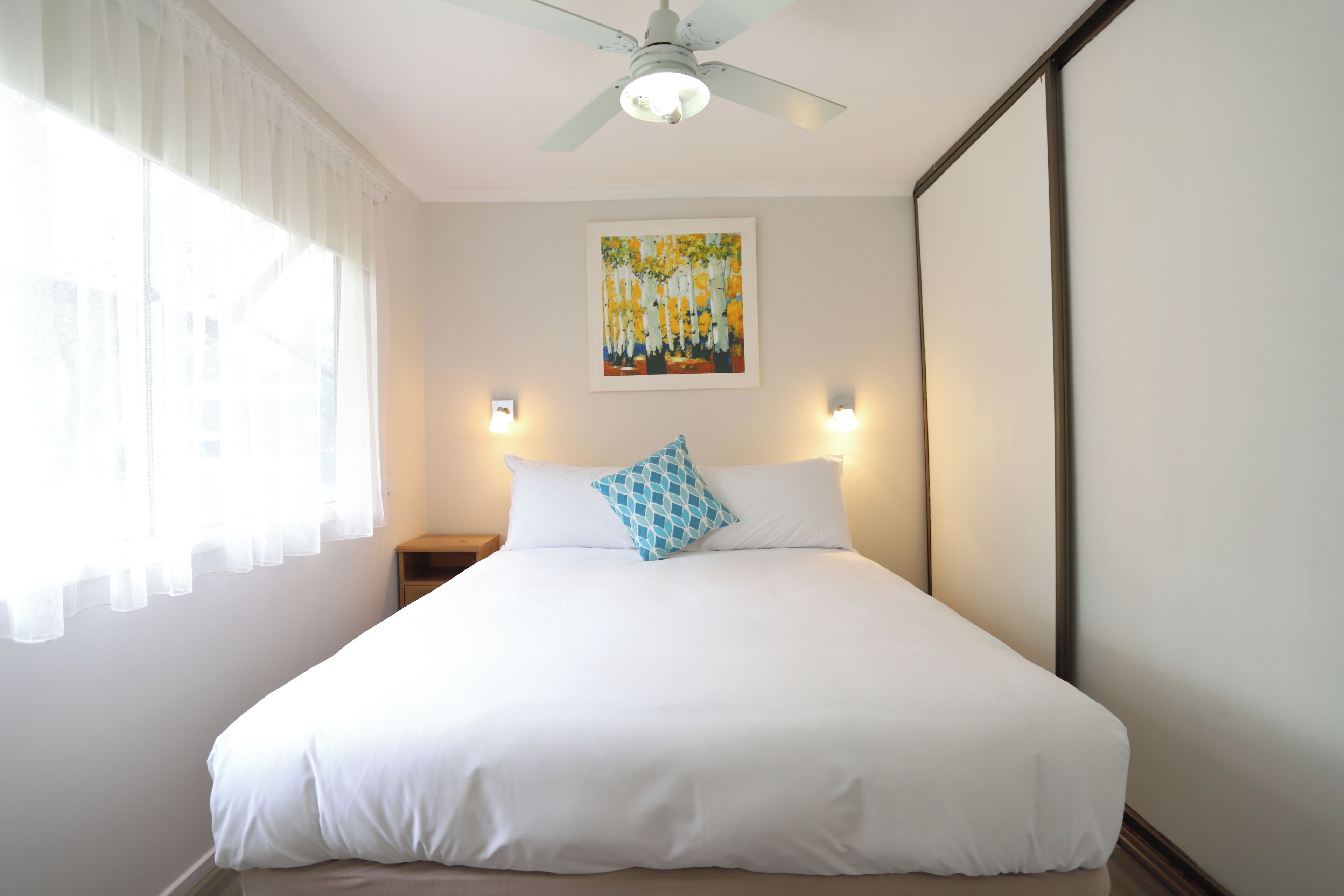 Familiehytte | Individuelt innredet, blendingsgardiner og strykejern/-brett