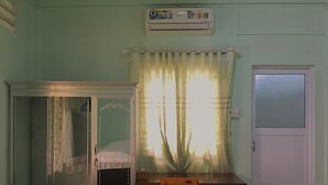 Standard Double Room, 2 Bedrooms, River View - Island homestay (My Tho)
