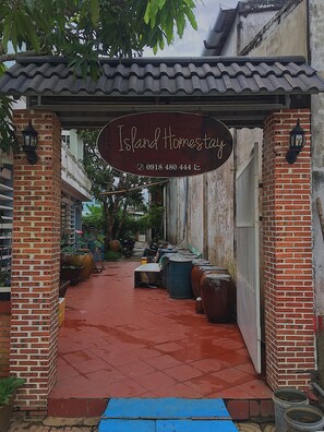Front of property - Island homestay (My Tho)
