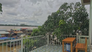 Kamar Double Standar, 2 kamar tidur, pemandangan sungai | Pemandangan dari kamar