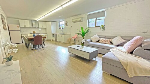 Pet Friendly Ringwood 3BR Home Parking