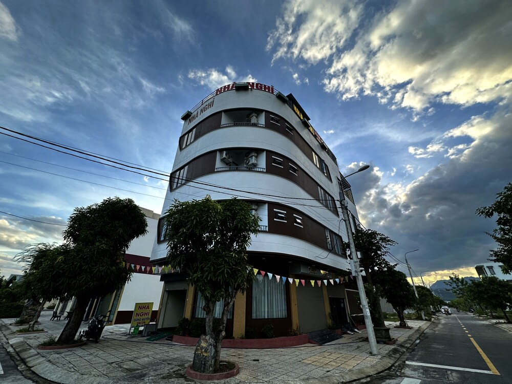 OYO 1199 Dung Quyen Hotel