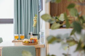 1 bedroom, premium bedding, pillow-top beds, individually decorated - Crescendo Urban Stay (Hanoi)