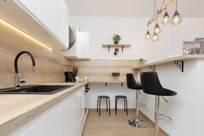 Appartement, 1 chambre, cuisine | Cuisine privée | Micro-ondes, four, lave-vaisselle