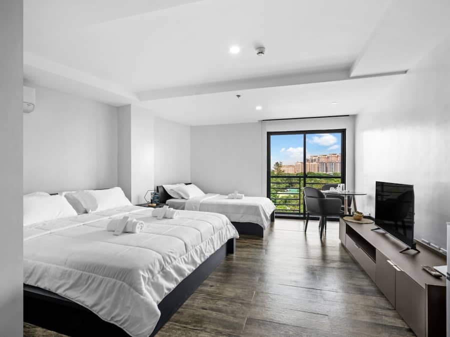 Family Studio | Free WiFi, bed sheets