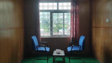 Standard Room | Desk, soundproofing, bed sheets