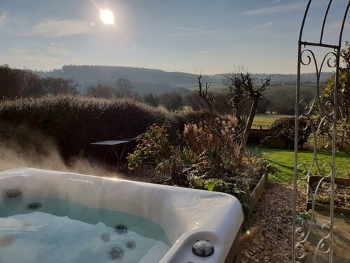 The Stables w/Hot tub, amazing views, English Bicknor Forest of Dean