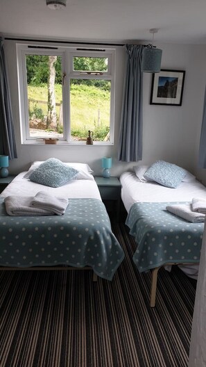 2 bedrooms, iron/ironing board, travel cot, WiFi