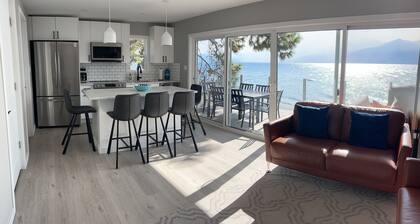 Seclusion Bay Resort 9. Luxury Lakeside Paradise, beachfront on Okanagan Lake.