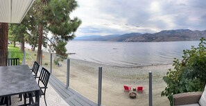 Outdoor dining - Seclusion Bay Resort 9. Luxury Lakeside Paradise, beachfront on Okanagan Lake. (West Kelowna)