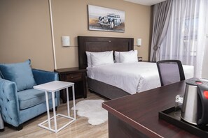 1 bedroom, in-room safe, iron/ironing board, free WiFi