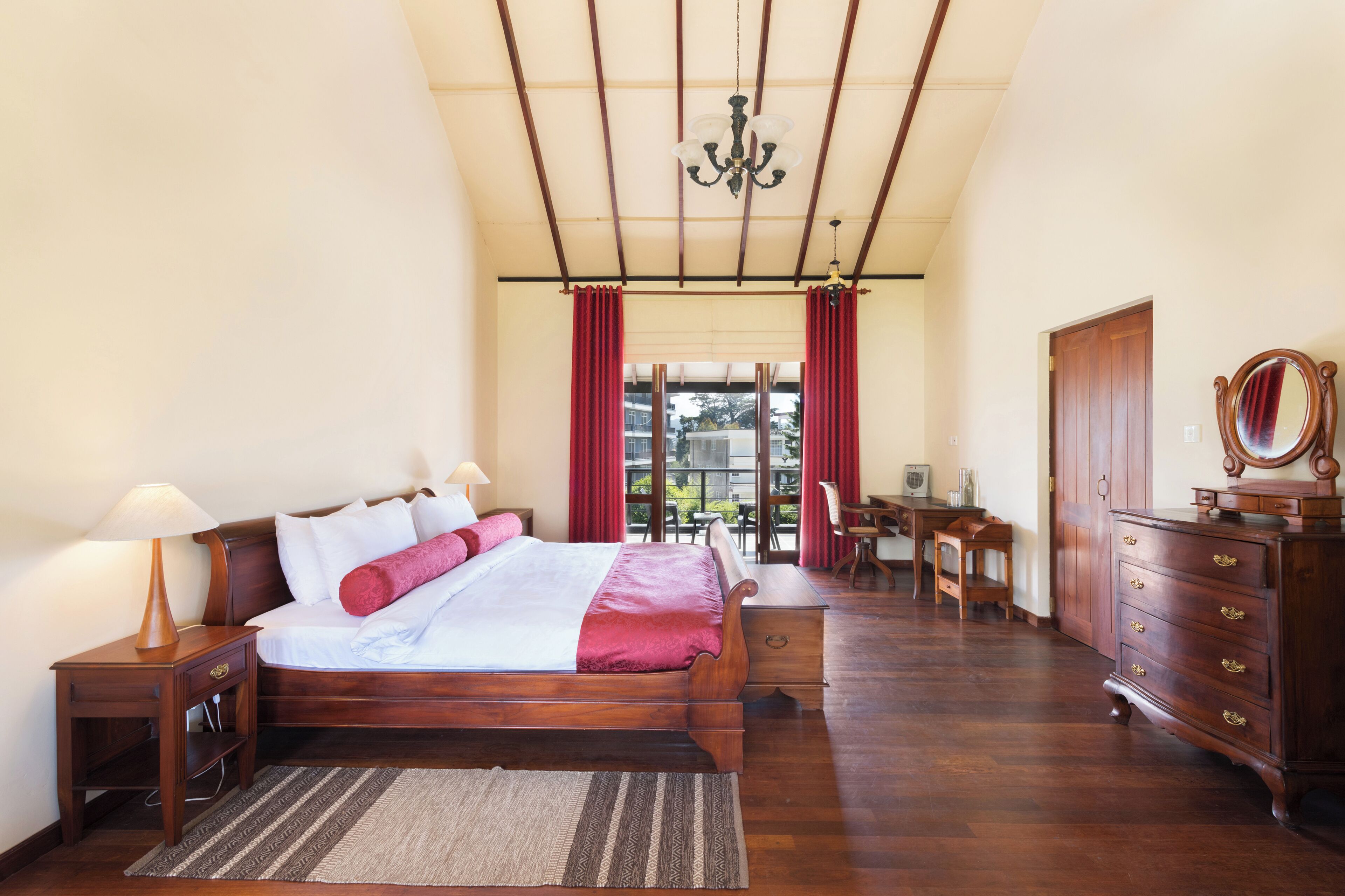 Luxury Villa | 4 bedrooms, iron/ironing board, bed sheets