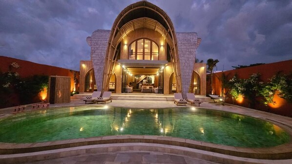 Pool - Exceptional Bamboo Estate in Kuta for 12 guests (Bali)