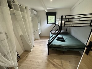2 chambres, lit de bébé portatif, accès au Wi-Fi (inclus)