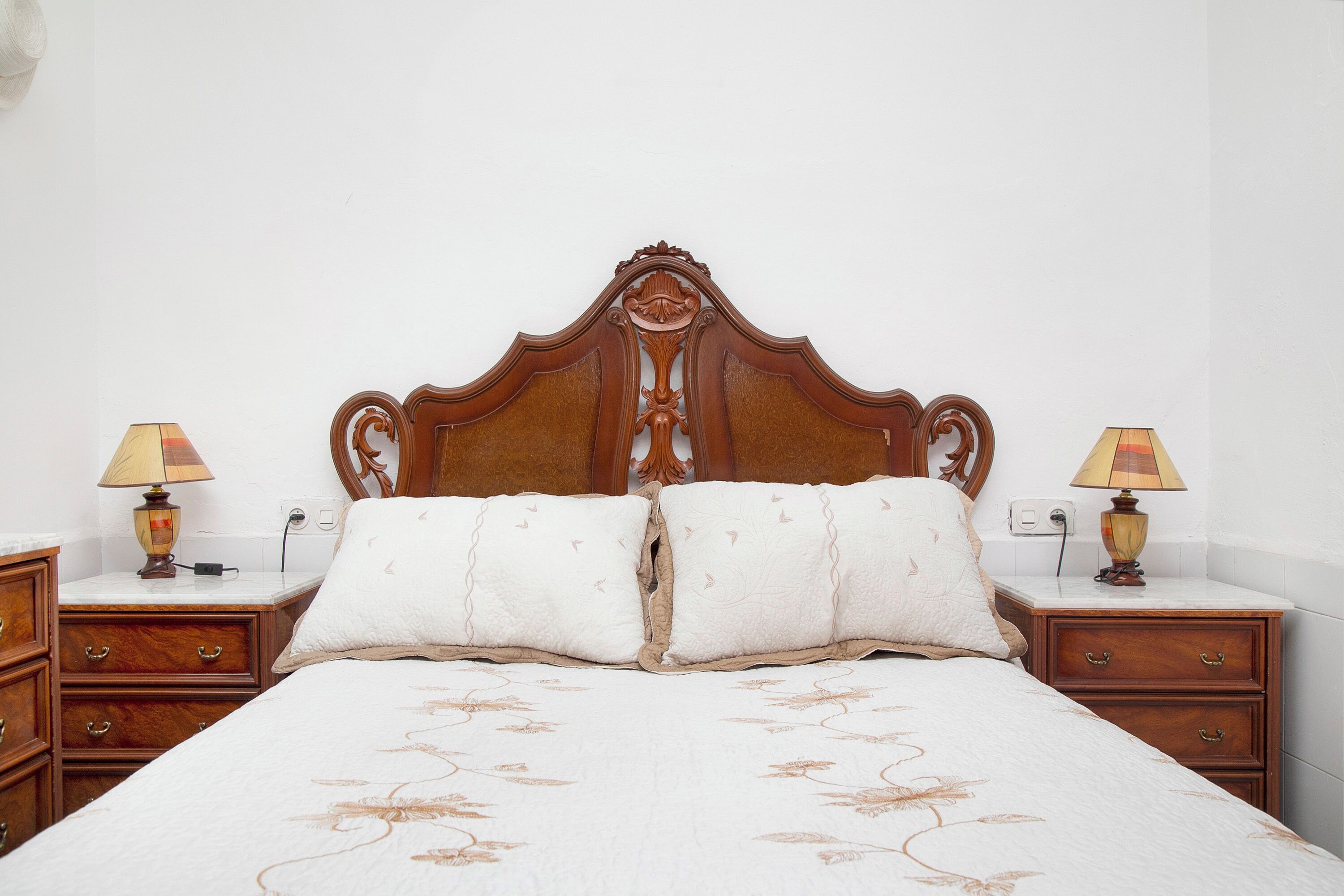 4 slaapkamers, een strijkplank/strijkijzer, gratis wifi, beddengoed