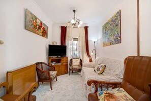 Televisión, reproductor de DVD y estéreo 