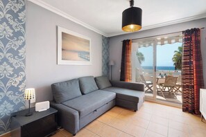TV - Vacation Home 'Duplex Tejita Beach' with Shared Pool, Balcony and Wi-Fi (Granadilla de Abona)