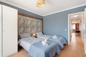 2 chambres, fer et planche à repasser, Wi-Fi gratuit, draps fournis