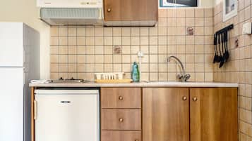 Frigorífic, placa de cuina, cafetera i tetera i bullidora elèctrica