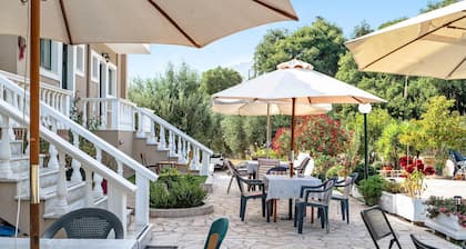 Apartment "Daratos 6" with Sea View, Shared Garden & Wi-Fi