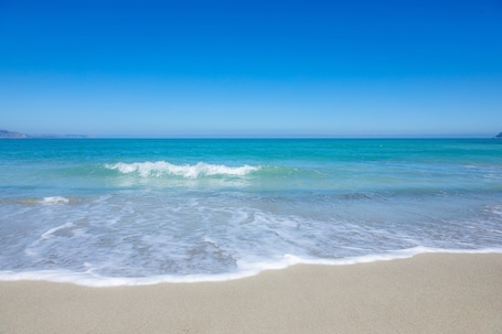 Beach nearby. Villa 'Bohemi' Seafront, Wi-Fi and A/C in Bedrooms