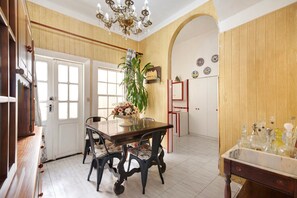 Dining - Vacation Home 'Casa Clásica Santa Cruz De La Palma' with Sea View & Wi-Fi (Santa Cruz de la Palma)