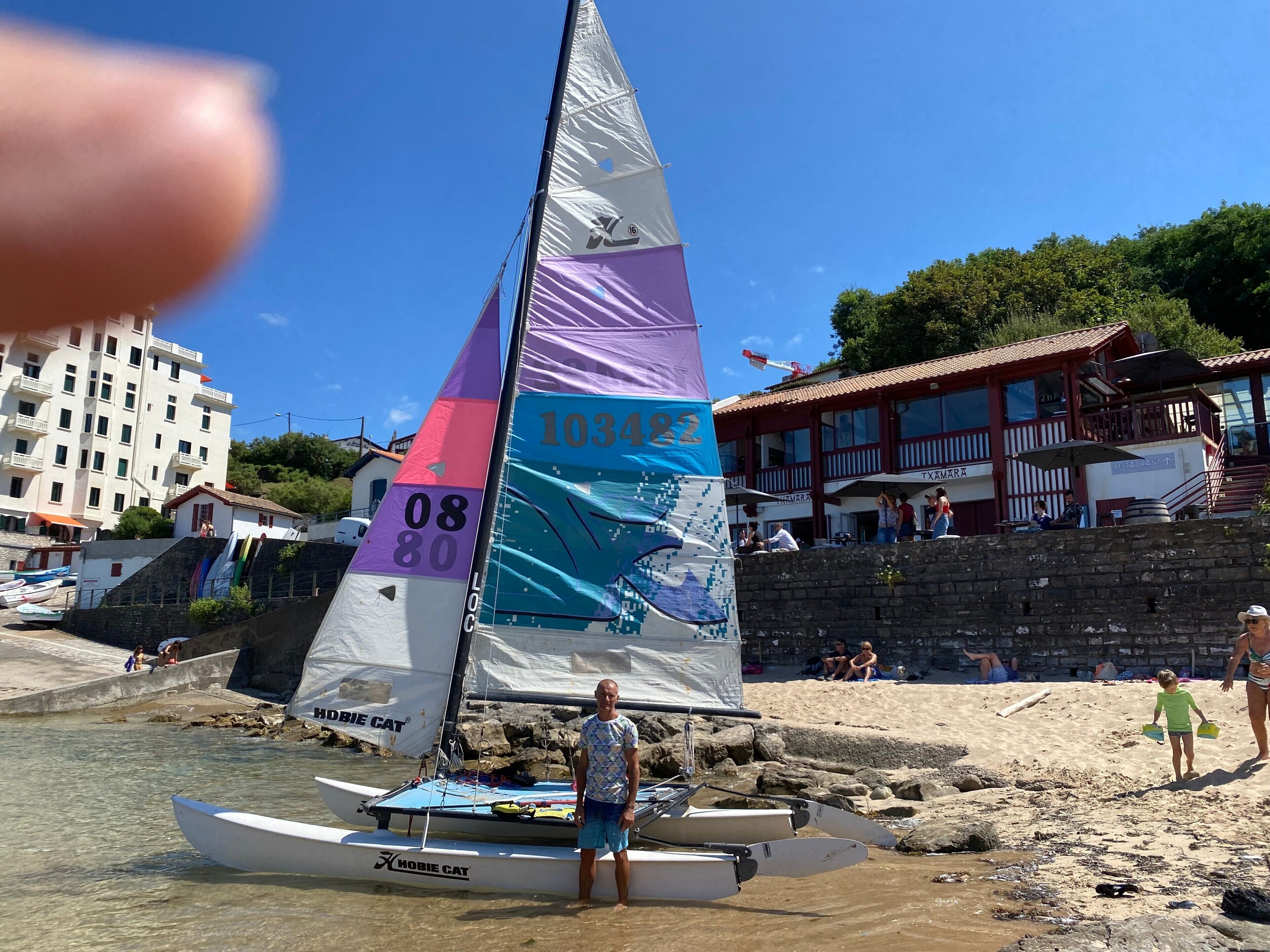 Una spiaggia nelle vicinanze