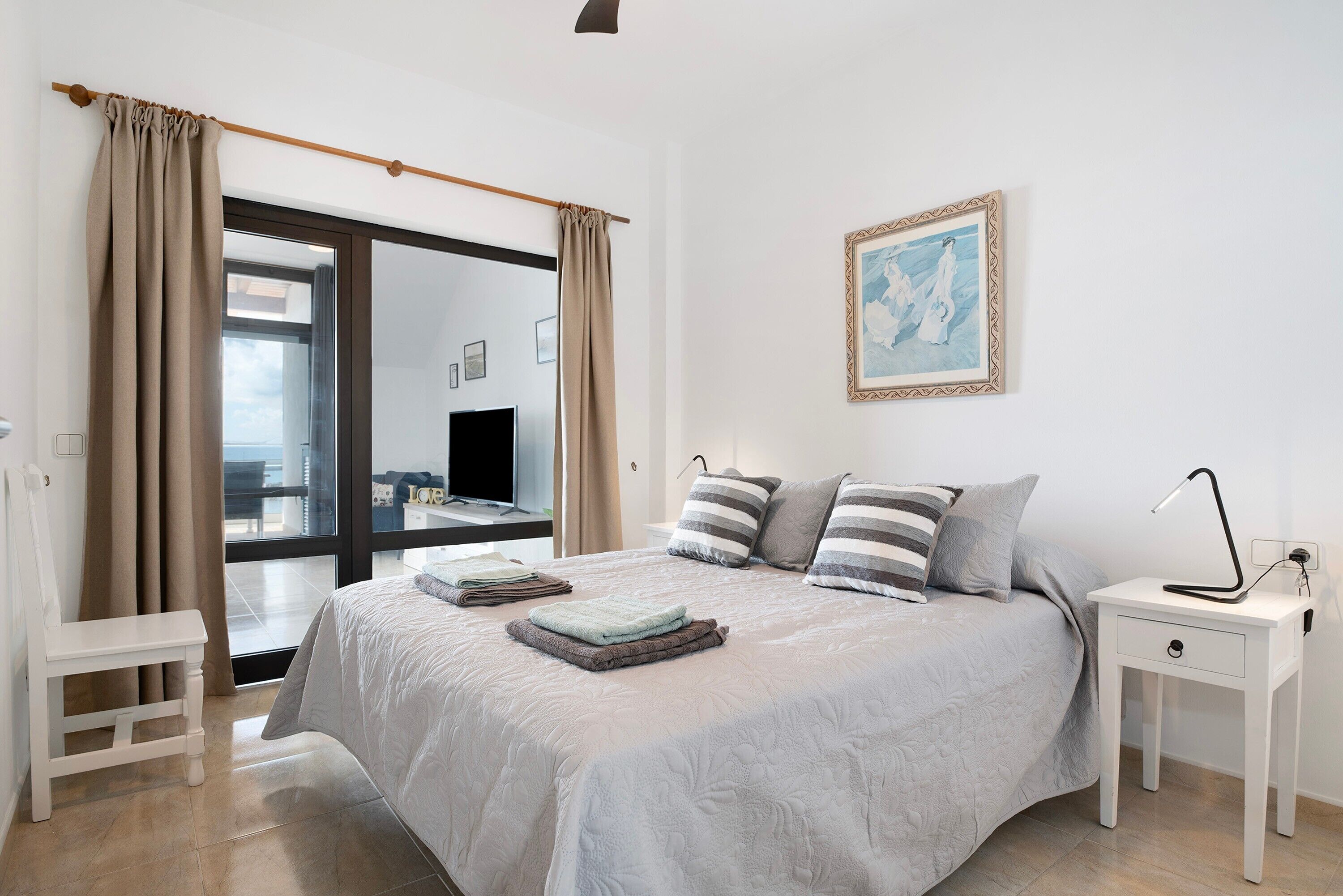 2 habitaciones, tabla de planchar con plancha y wifi gratis 