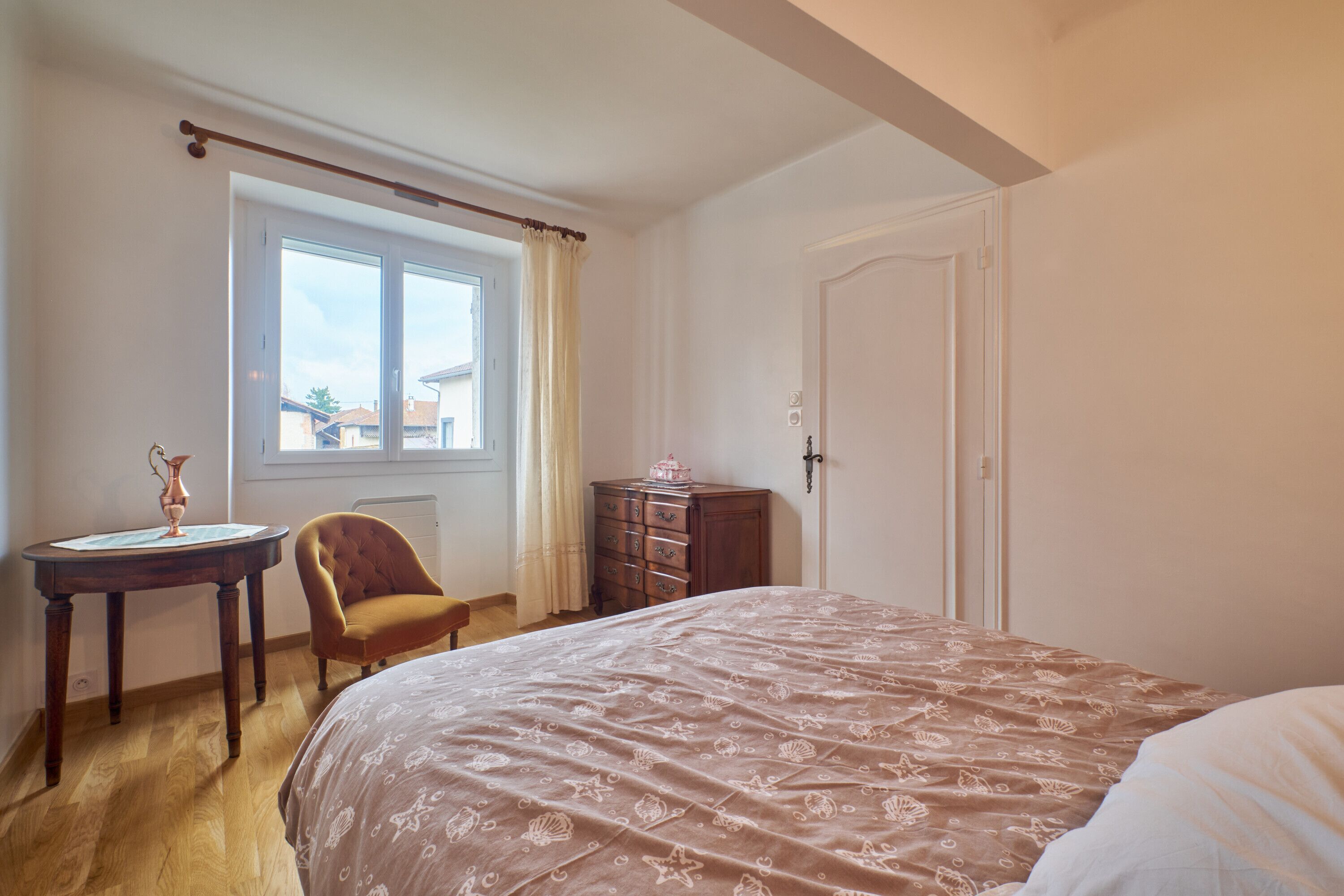 3 chambres, fer et planche à repasser, Wi-Fi gratuit, draps fournis