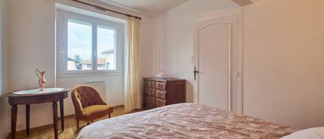 3 chambres, fer et planche Ă repasser, Wi-Fi gratuit, draps fournis