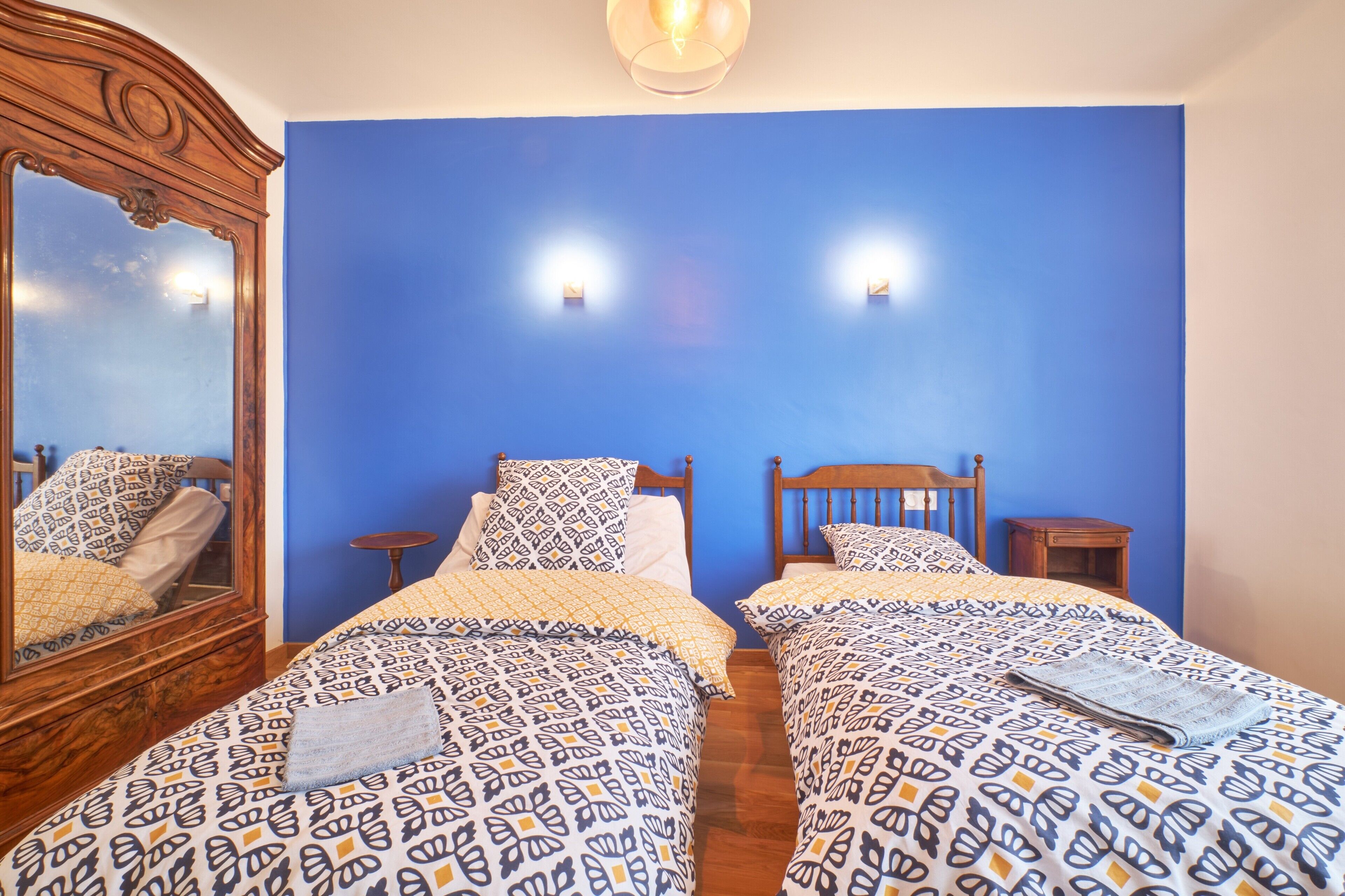 3 habitaciones, tabla de planchar con plancha y wifi gratis 