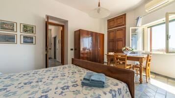 1 habitación, wifi gratis y ropa de cama