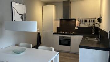 Refrigerador, microondas, lavavajillas, cafetera/tetera