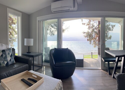 Seclusion Bay Resort 8. Luxury Lakeside Cabin, beachfront on Okanagan Lake. WOW!
