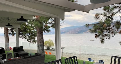 Seclusion Bay Resort 8. Luxury Lakeside Cabin, beachfront on Okanagan Lake. WOW!