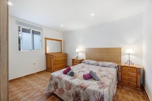 1 bedroom, iron/ironing board, free WiFi, bed sheets - Vacation Home "Casa Teresita" with Mountain View & Wi-Fi (Arona)
