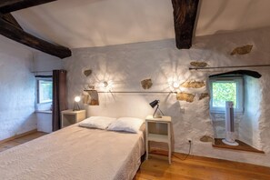 3 bedrooms, iron/ironing board