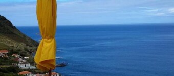 Casa de vacaciones 'Casa Da Fajãnzinha' con vistas al mar, terraza privada y Wi-Fi