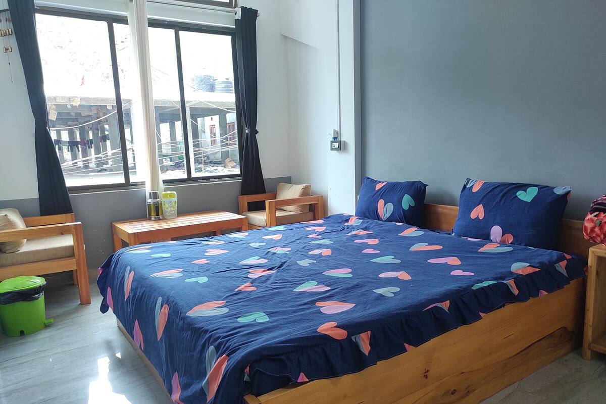 Desk, bed sheets