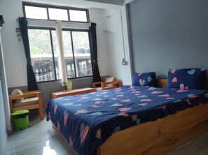 Desk, bed sheets