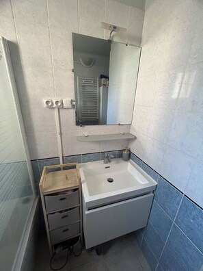 Hair dryer - Appartement T4 à 5 min du Stade Vélodrome (Marseille)