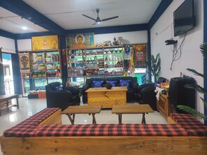 Coin salon dans le hall