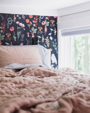 書桌、熨斗/熨衫板、Wi-Fi、床單